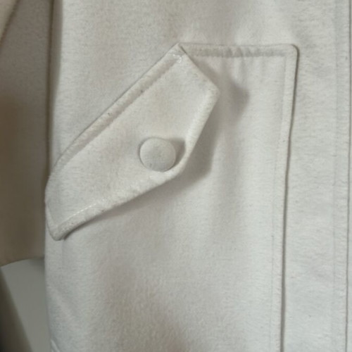 Chief girls' white coat with zipper and detachable hood like new