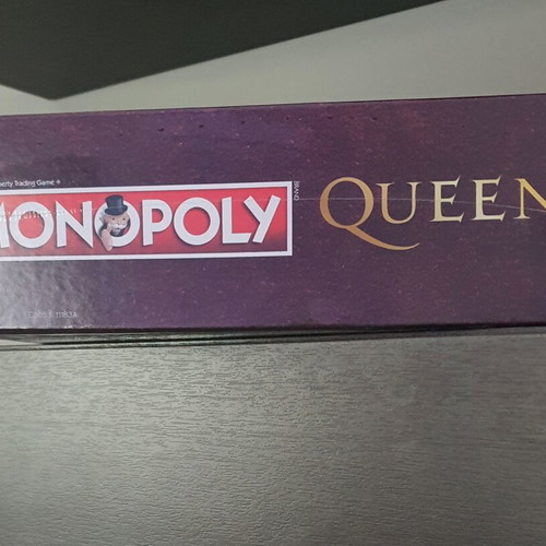 Monopoly Queen 2021 board game new