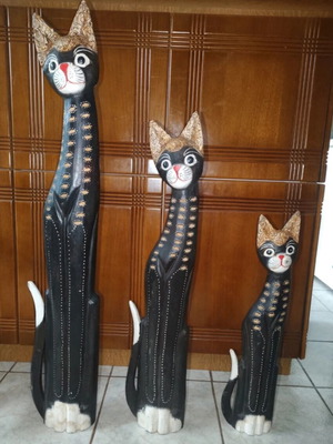 Vintage set of 3 wooden carved cats, hand-painted, like new