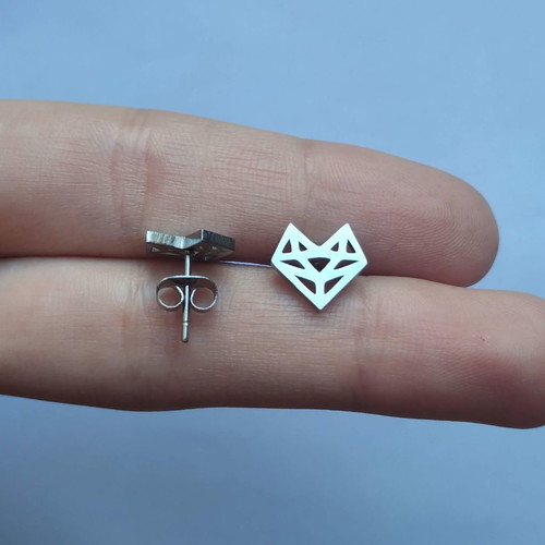 Earrings made of stainless steel in fox shape new, silver