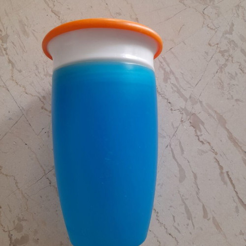 Munchkin training cup with lid, BPA free