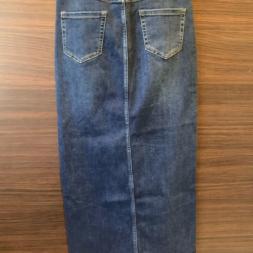Denim skirt with slit like new, size S, blue