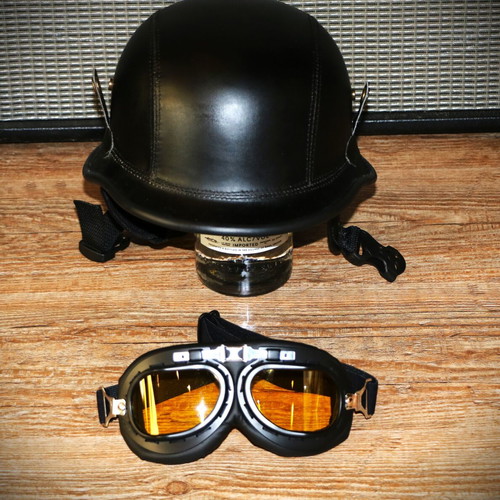 Motorcycle helmet replica 2WW with yellow goggles black size L
