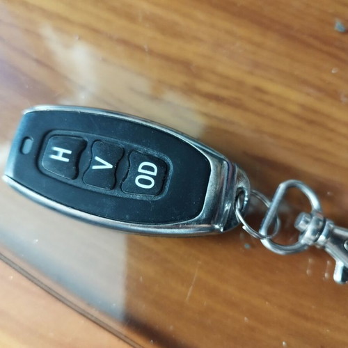 Wireless remote control 433MHz with three buttons like new