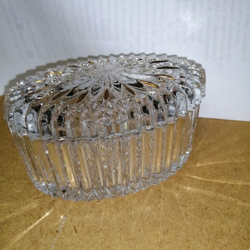 Glass fondue pot with impressive design, like new