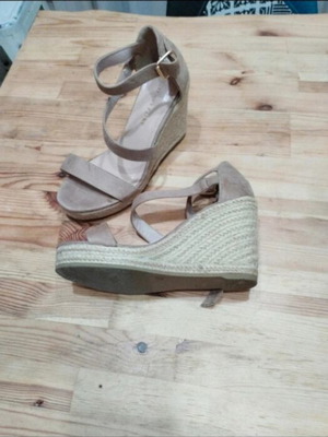 Jenny Fairy Platform Sandals size 39 new, beige, 10 cm heel
