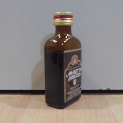 Amaretto D' Abruzzo liqueur old glass miniature bottle 20ml sealed like new