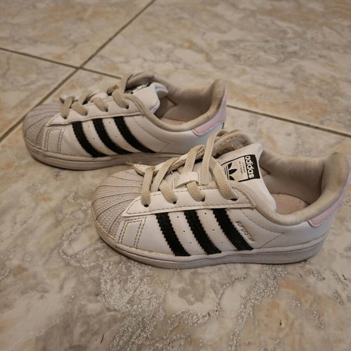 Superstar adidas kids shoes used size 24