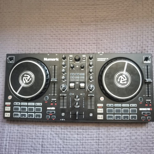 Numark Mixtrack Pro FX DJ controller like new