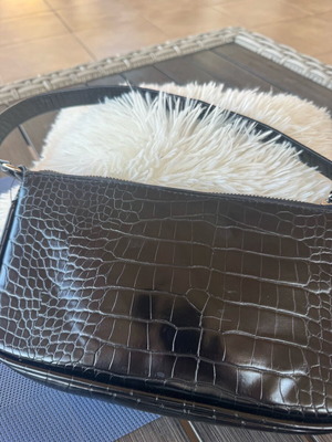 Stradivarius croc-effect handbag like new, black