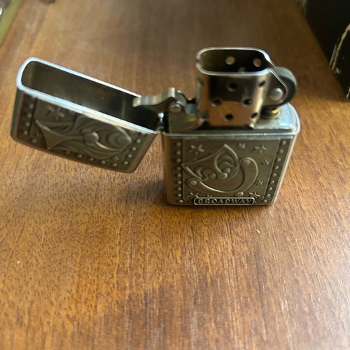 Zippo lighter like new