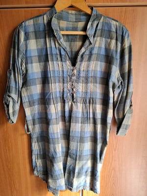 Stradivarius women's shirts used size M, black and blue
