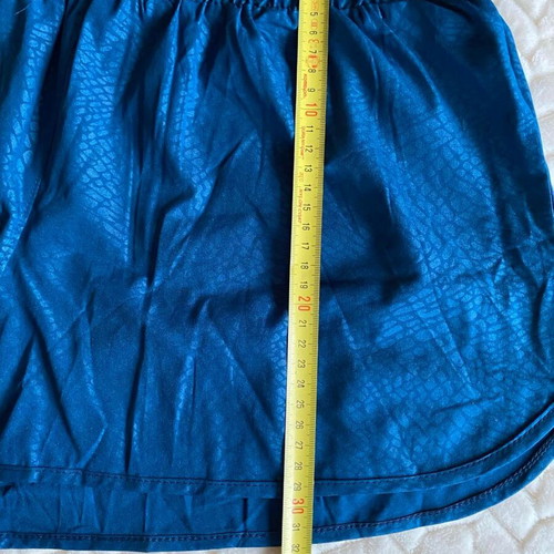 Crane women's running shorts size M like new