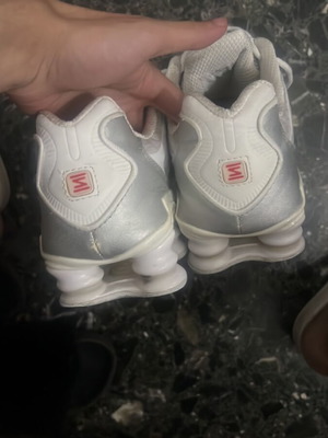 Nike Shox athletic shoes size 42 like new, white