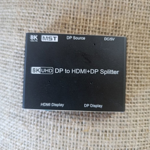 DisplayPort to HDMI and DisplayPort splitter converter like new