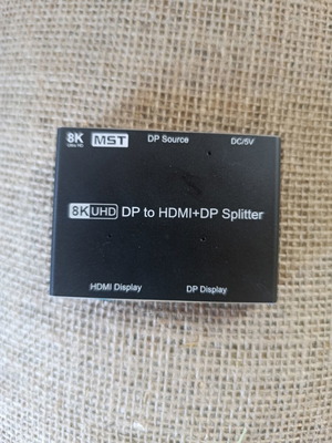 DisplayPort to HDMI splitter converter like new, 8K MST SST DP1.4