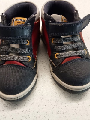 Δερμάτινα παπούτσια Mayoral για αγόρι νούμερο 21 σαν καινούργια, μπλε και κόκκινα