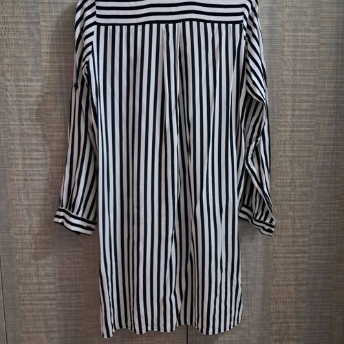 Long asymmetrical Viola No S-M shirts used, small stain
