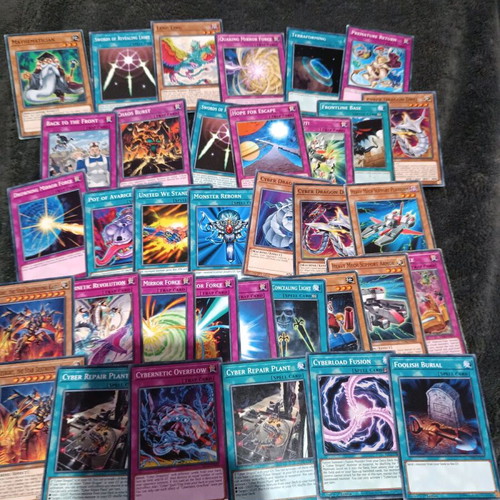 Yugioh cards used from Seto Kaiba, Cyber -  7,00 - Vendora.cy