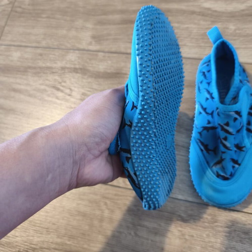 Children's water shoes size 28 used, blue unisex design
