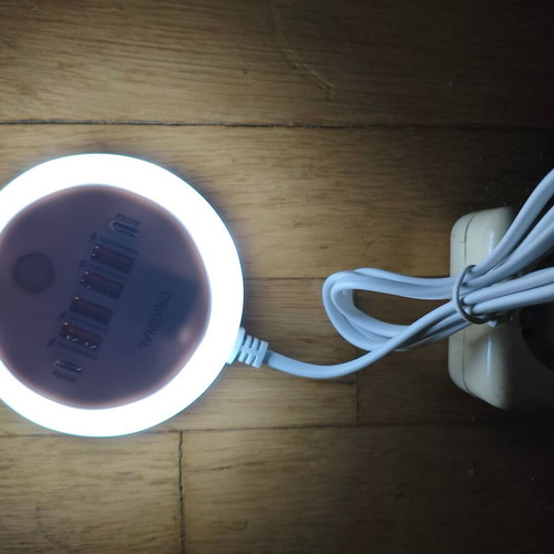 Multi Charger with 4 USB-A and 2 Type-C PD Ports 50W with Lamp Light