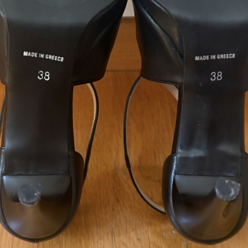 Black sandals size 38 new with 8cm heel and side strap