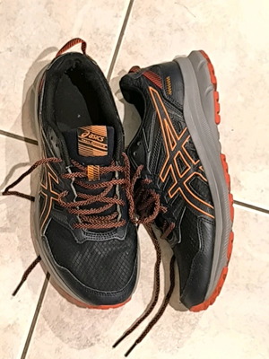 Asics 44 μεταχειρισμένα αθλητικά παπούτσια σκούρο μπλε με πορτοκαλί λεπτομέρειες