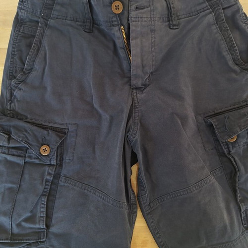 American Eagle men's cargo shorts size 30, dark blue