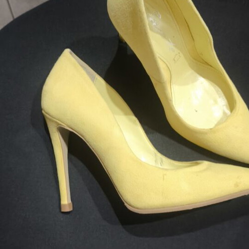 Pumps castor yellow size 36 used