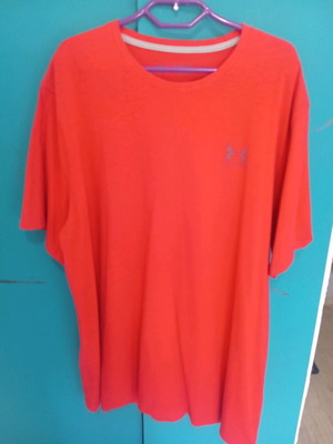 T-shirt Under Armour 2XL like new, red