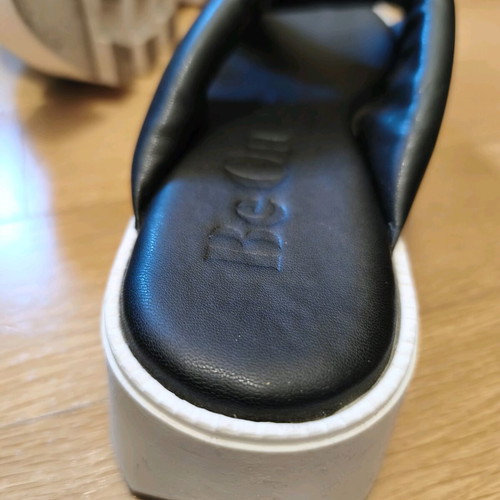 Women’s puffer platform sandals like new, size 38