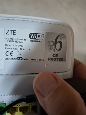 WiFi router Nova μεταχειρισμένο με φορτιστή