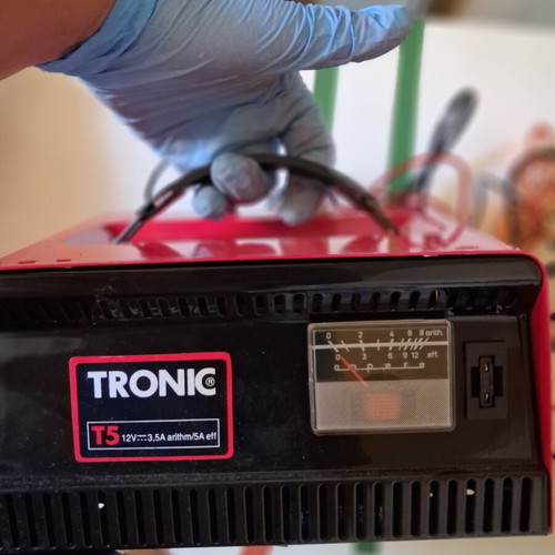 Tronic T5 12V 5A Car Battery Charger like new with Ammeter