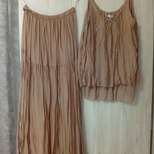 Toi&Moi women's set, beige top and skirt
