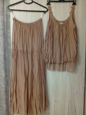 Toi&Moi women's set, beige top and skirt