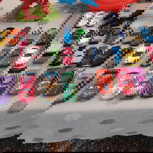 Πακέτο αυτοκινητάκια Disney/Pixar και Hotwheels μεταχειρισμένα, 115 τεμάχια