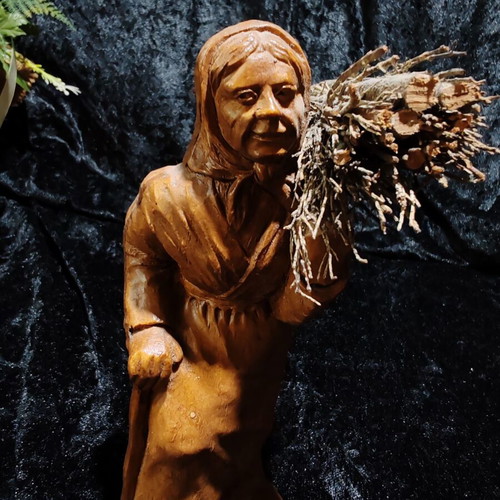 German vintage woodcarving 'Grandmother with sticks' Black Forest art (16 cm)