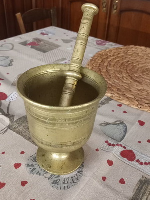 Bronze old mortar used
