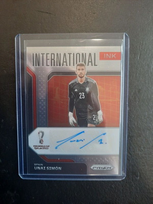 Panini Prizm Fifa World Cup Qatar 2022 Unai Simon International Ink card like new
