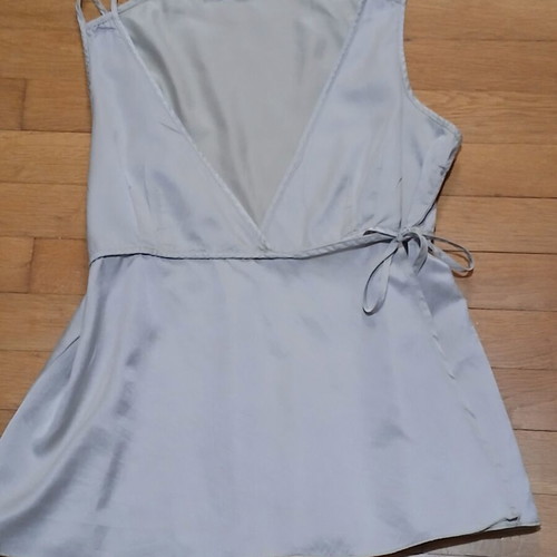 Toi&Moi wrap sleeveless top size Small like new, gray