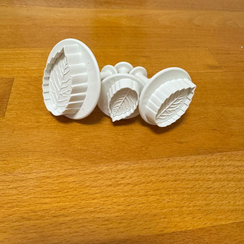 Leaf Stamp Cookie Cutters Set of 3 like new