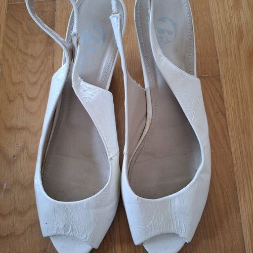 Bata women's shoes used white sandals size 40