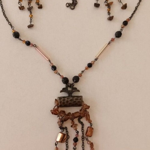 Vintage necklace and earrings set like new, bronze and brown