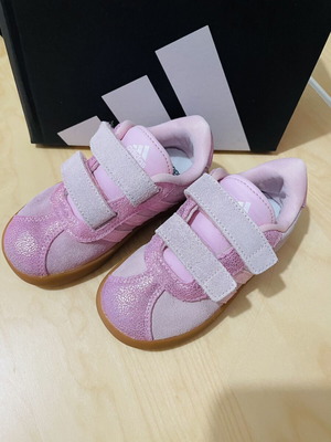 Adidas δερμάτινα αθλητικά παπούτσια, νούμερο 24, απαλό ροζ