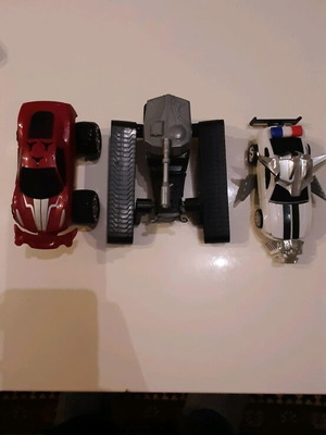 Toy cars used with interchangeable parts