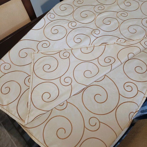 Tablecloth new 1.47×1.32 cm