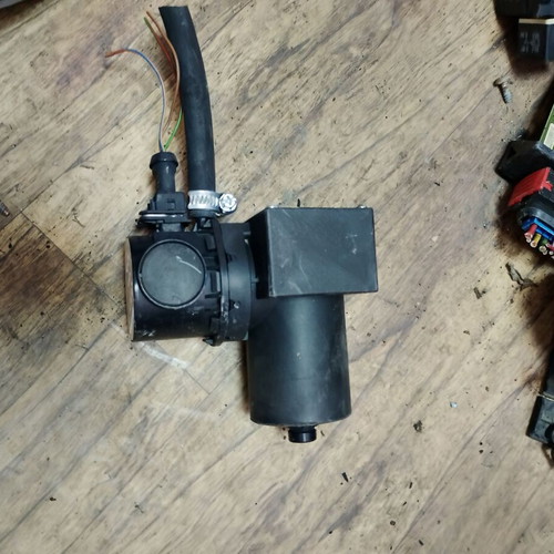 Vacuum pump for central locking Seat Toledo 1L0 862 257 A used