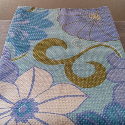 Vintage floral pique blanket