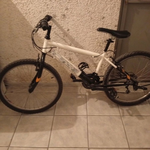 Leader Bicycle used, city type, 24 inch wheels, black, male