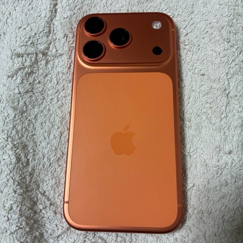 iPhone 17 Pro 256GB Cosmic Orange like new